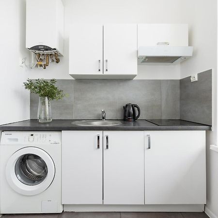 1-Bedroom Apartment With Balcony - Dluga 65 Cracovia Esterno foto