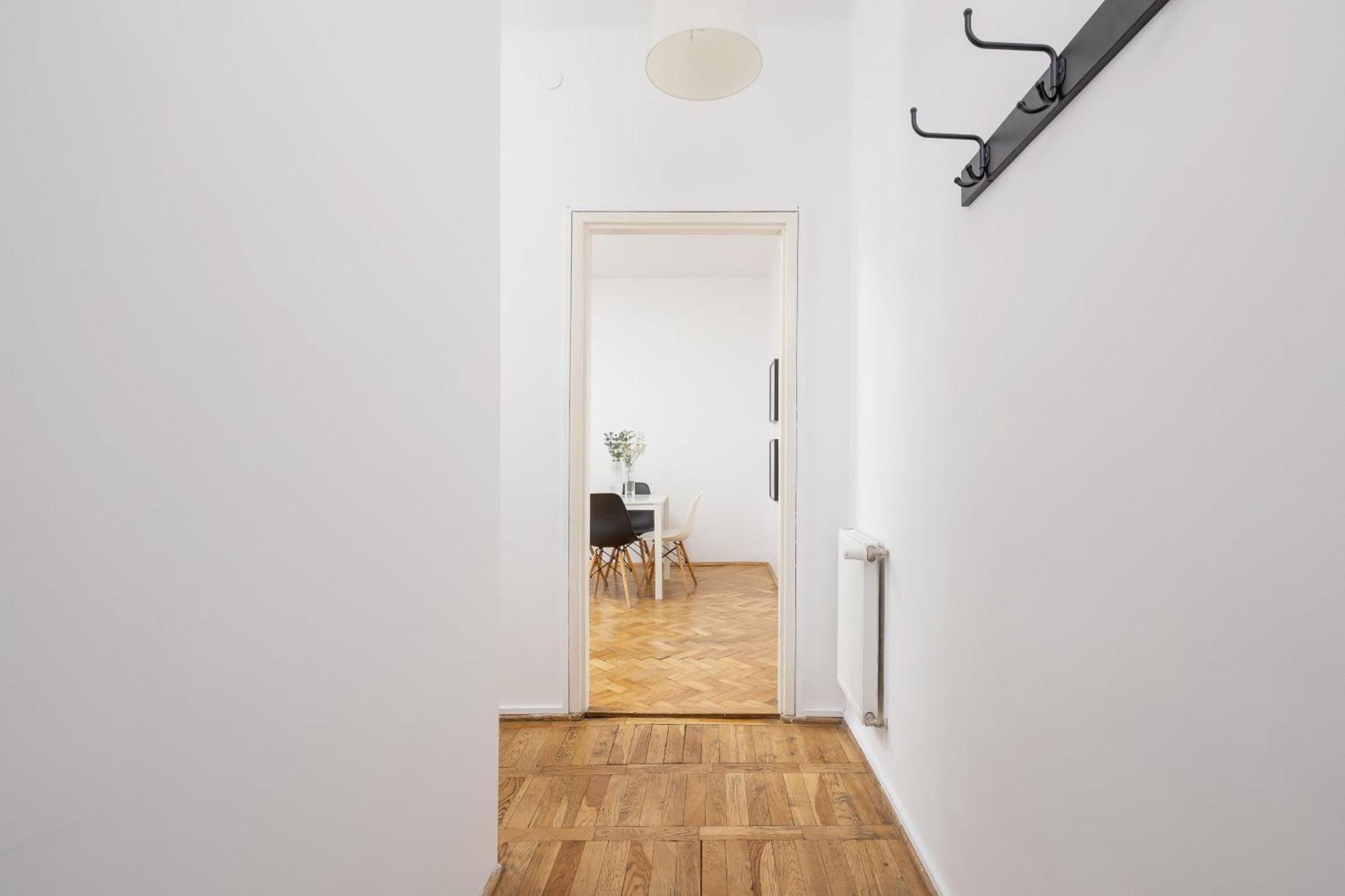 1-Bedroom Apartment With Balcony - Dluga 65 Cracovia Esterno foto