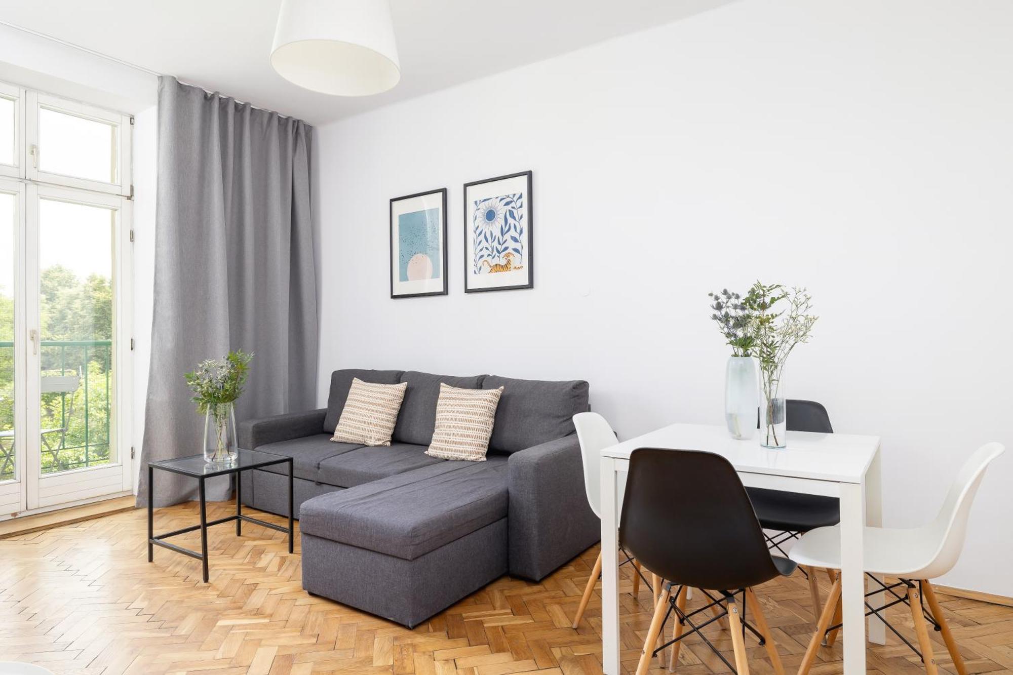 1-Bedroom Apartment With Balcony - Dluga 65 Cracovia Esterno foto