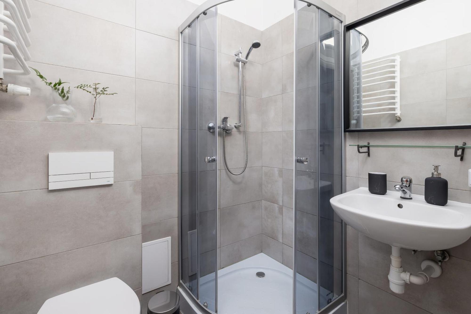 1-Bedroom Apartment With Balcony - Dluga 65 Cracovia Esterno foto